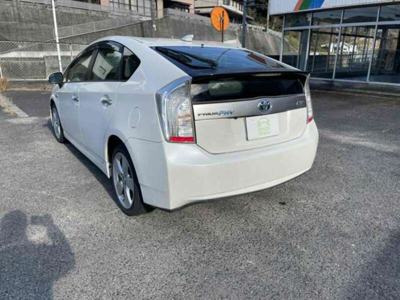 PRIUS PHV