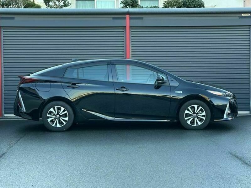 PRIUS PHV