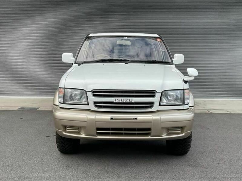 ISUZU BIGHORN