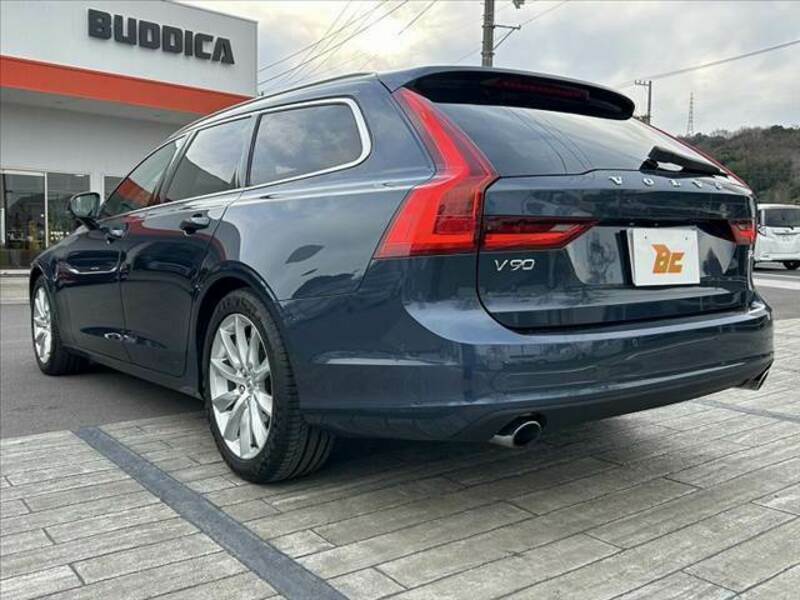 V90