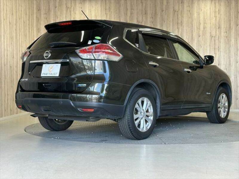 X-TRAIL