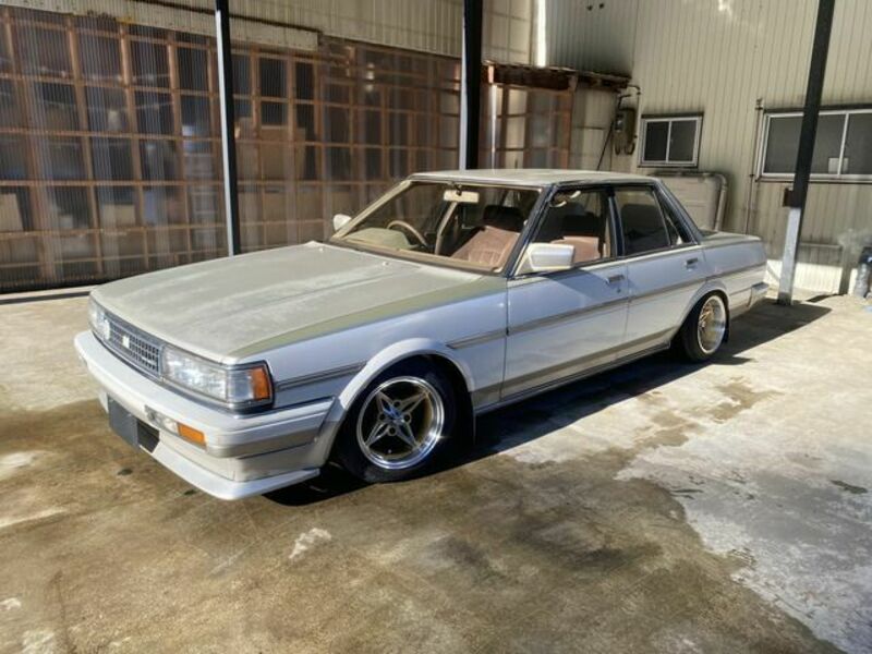 TOYOTA CRESTA