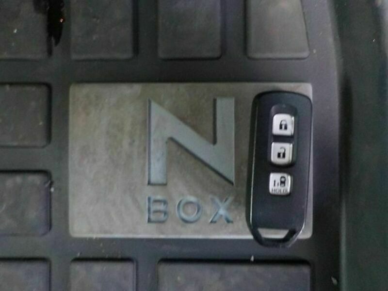 N BOX CUSTOM