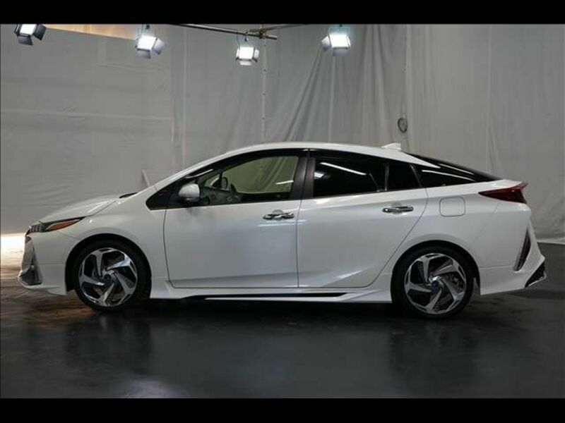 PRIUS PHV