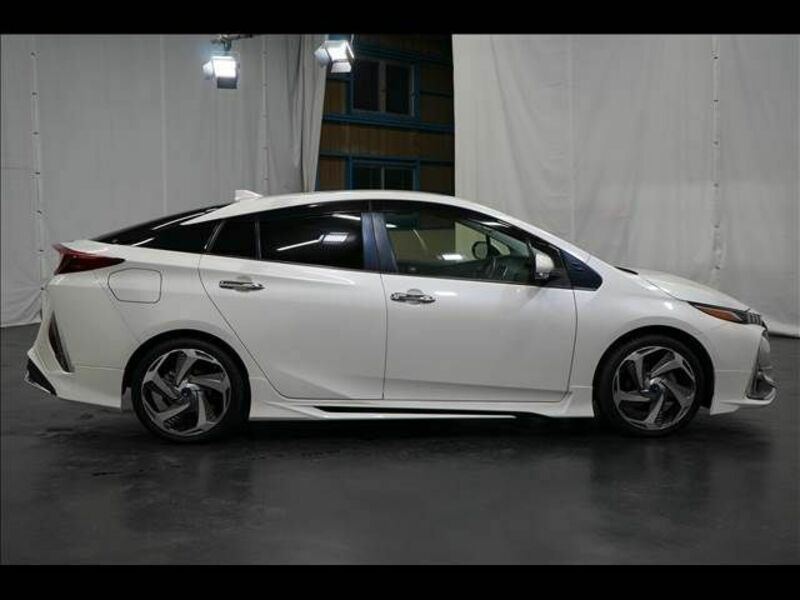 PRIUS PHV