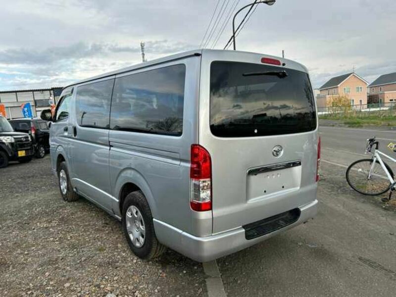 HIACE VAN