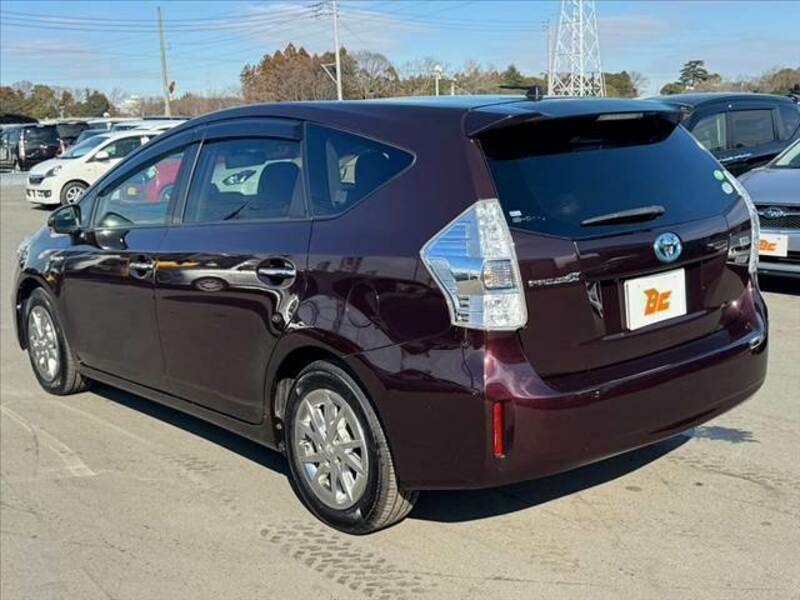 PRIUS ALPHA