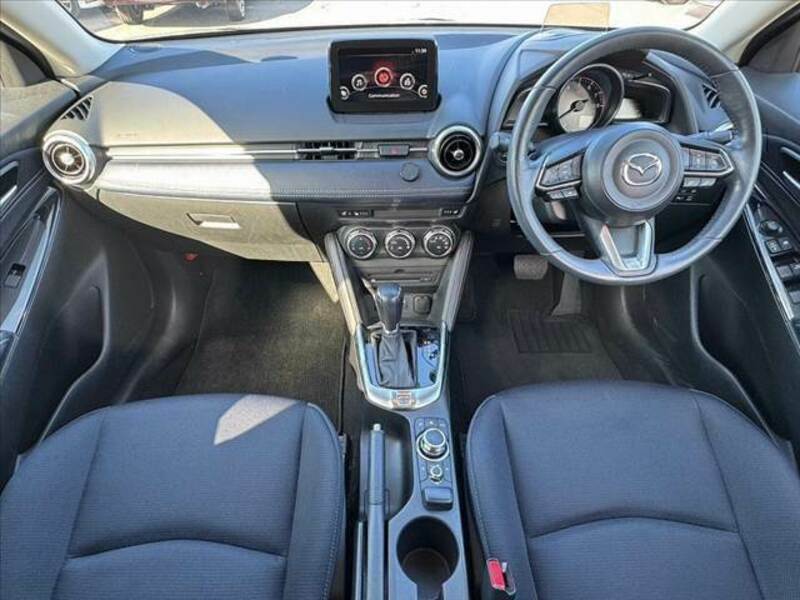 MAZDA2