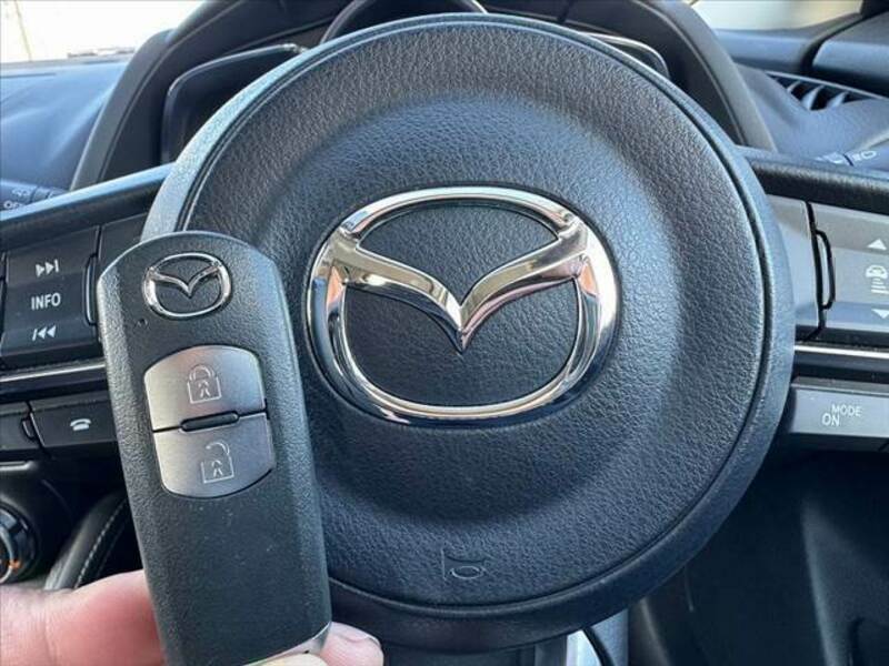 MAZDA2