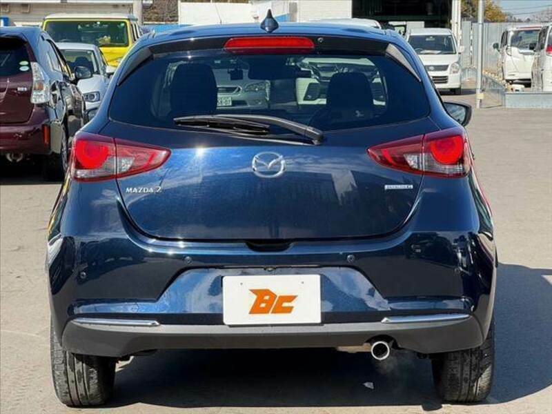 MAZDA2