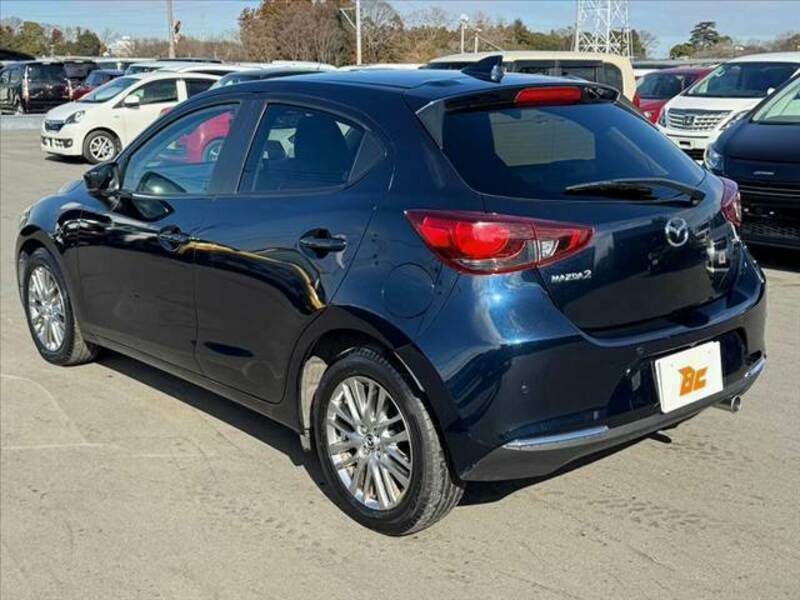 MAZDA2