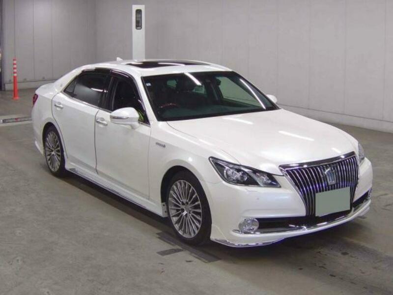 TOYOTA CROWN MAJESTA