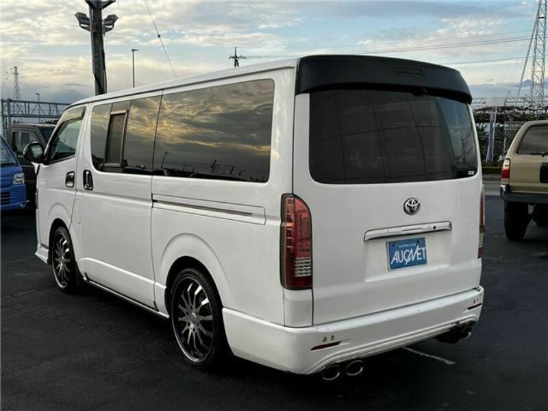 HIACE VAN