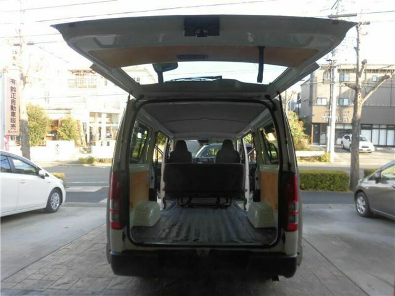 HIACE VAN