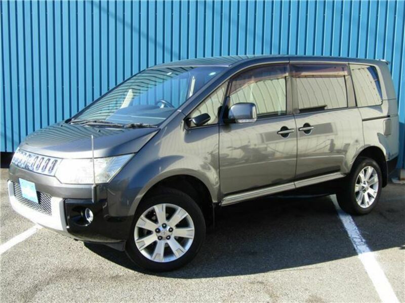 MITSUBISHI DELICA D5