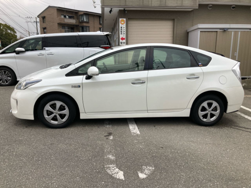 PRIUS PHV