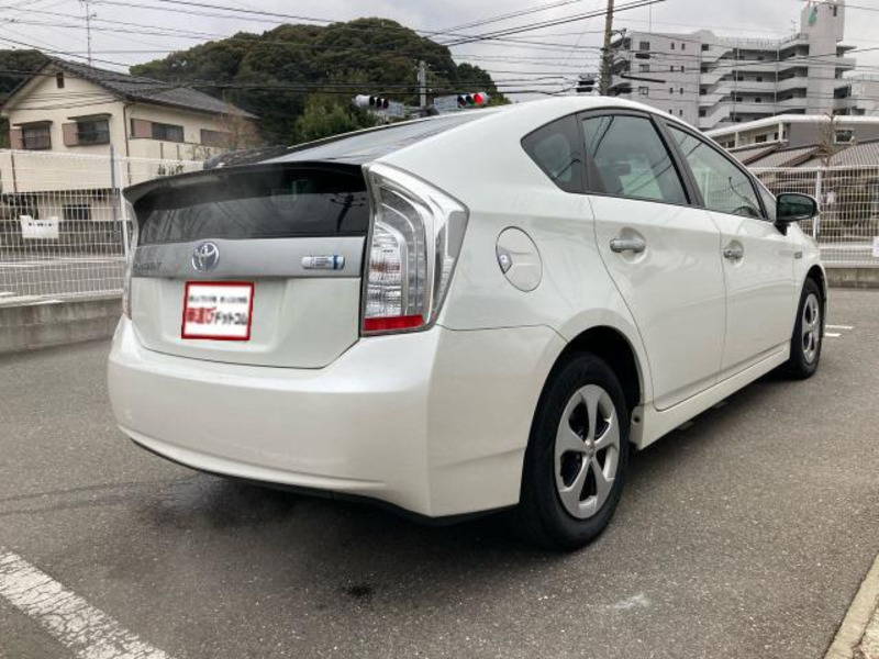 PRIUS PHV