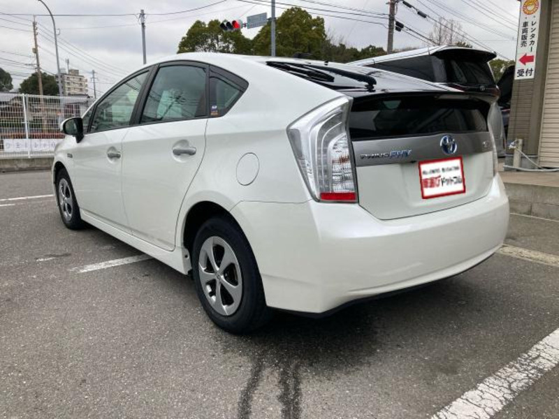 PRIUS PHV