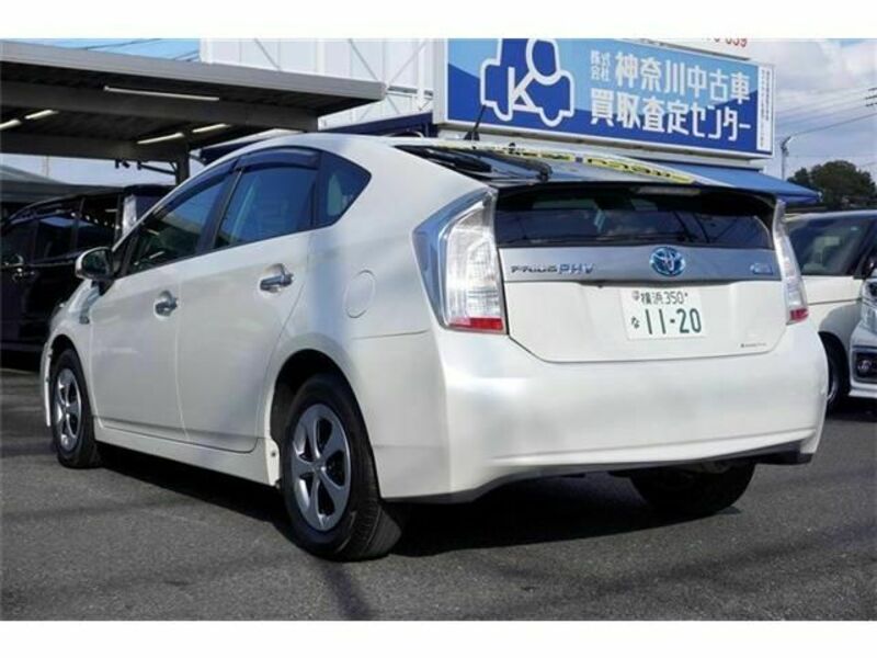 PRIUS PHV