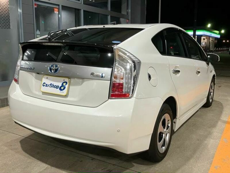 PRIUS PHV