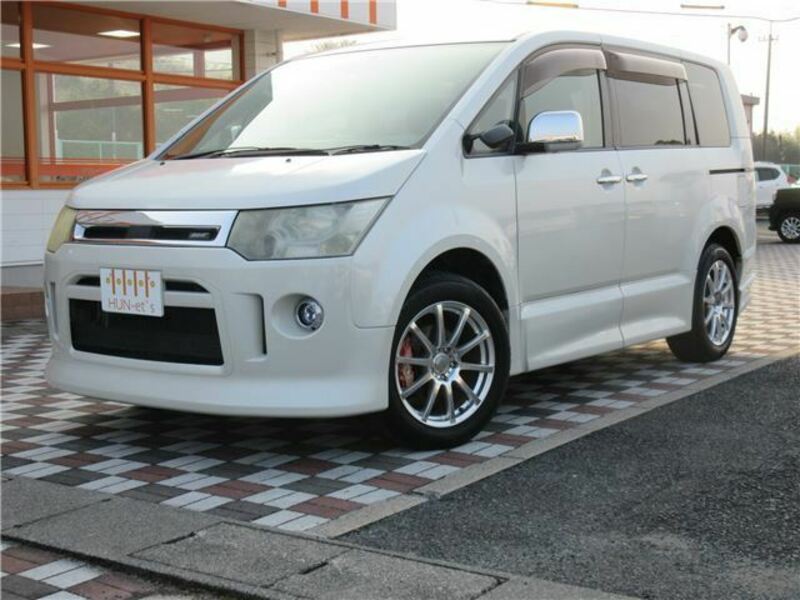 MITSUBISHI DELICA D5