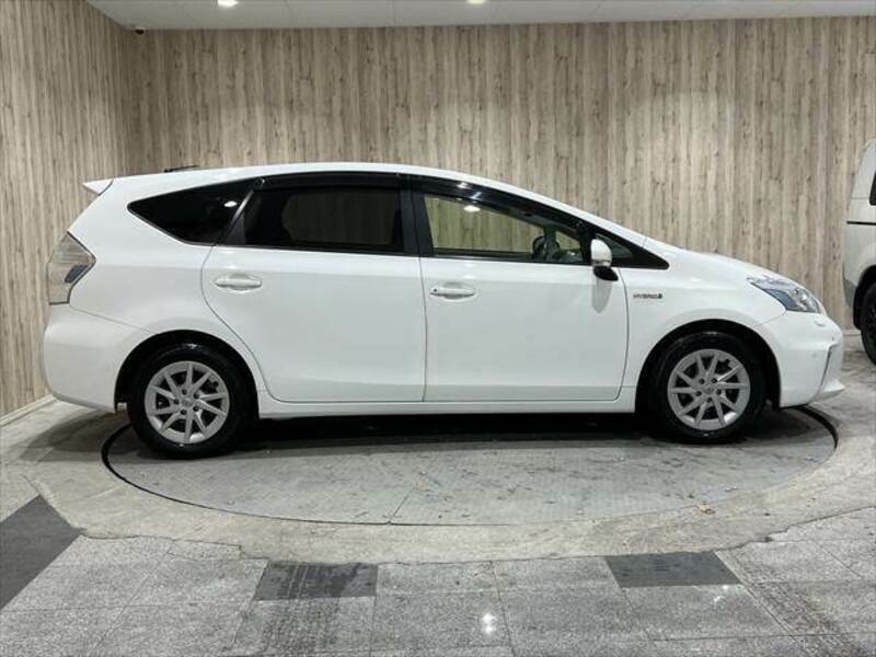 PRIUS ALPHA