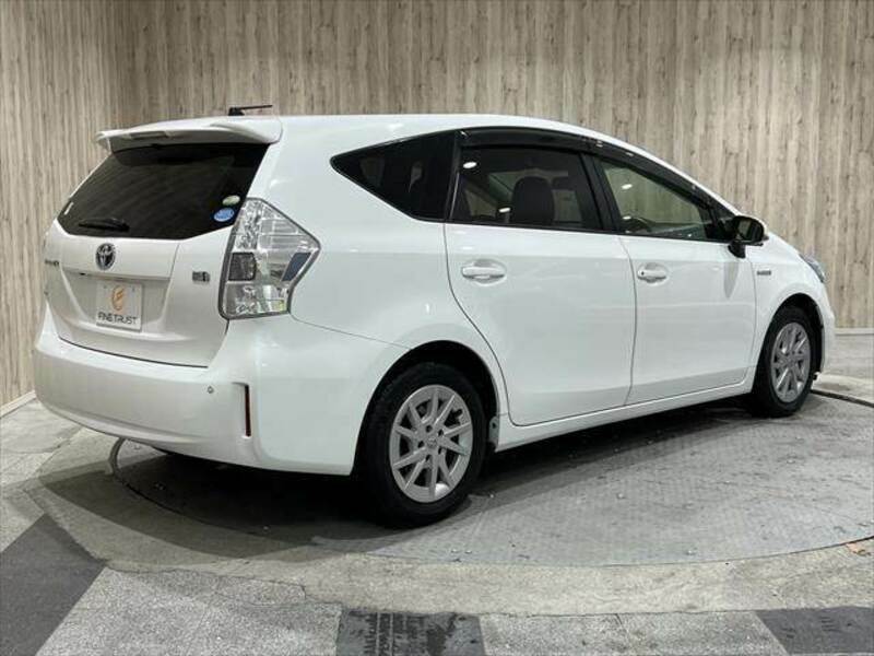 PRIUS ALPHA