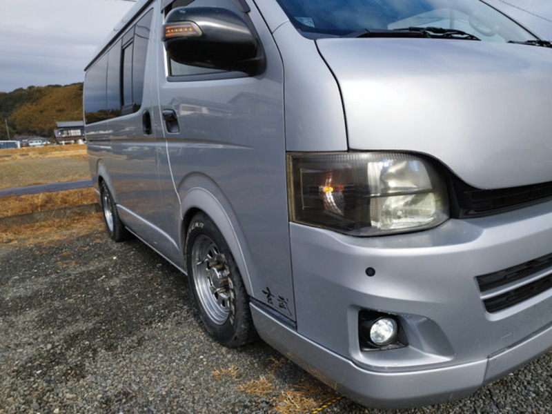 HIACE VAN