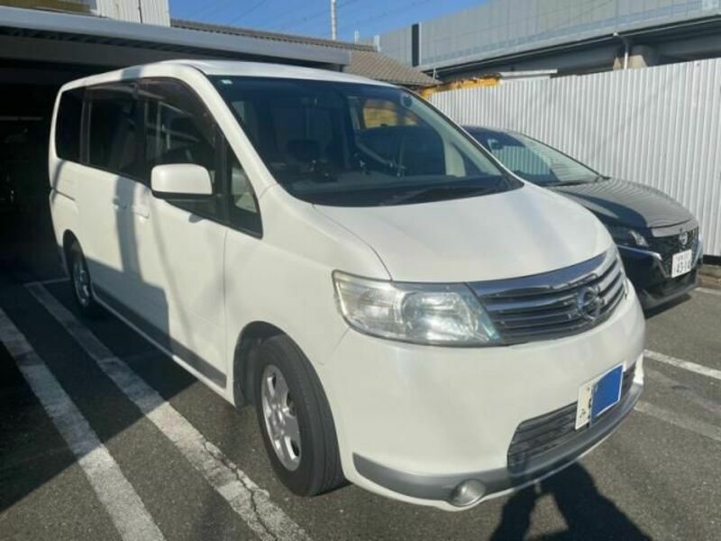 NISSAN SERENA