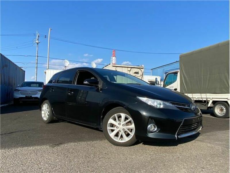 TOYOTA AURIS