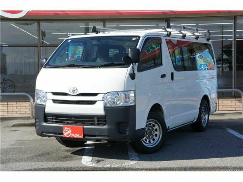 TOYOTA HIACE