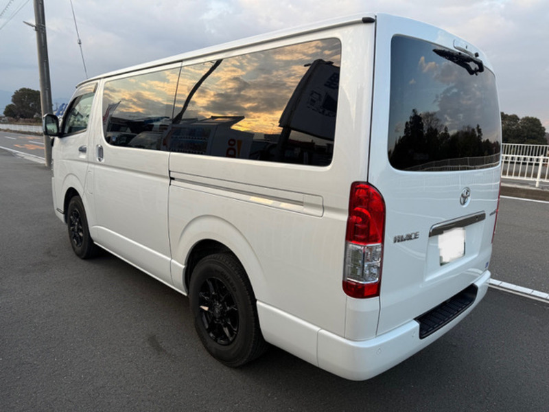 HIACE VAN