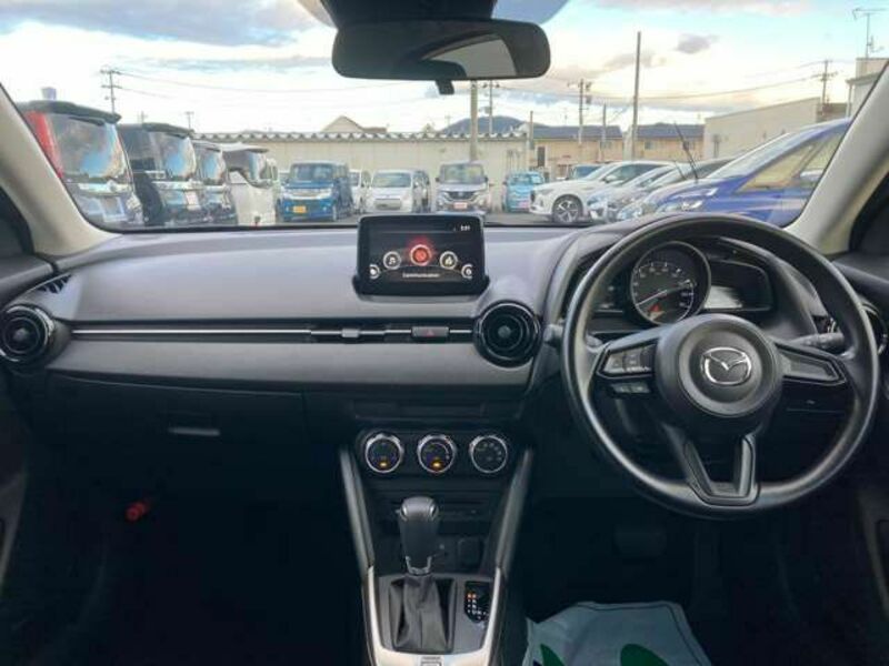 MAZDA2