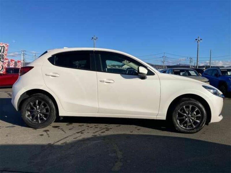 MAZDA2