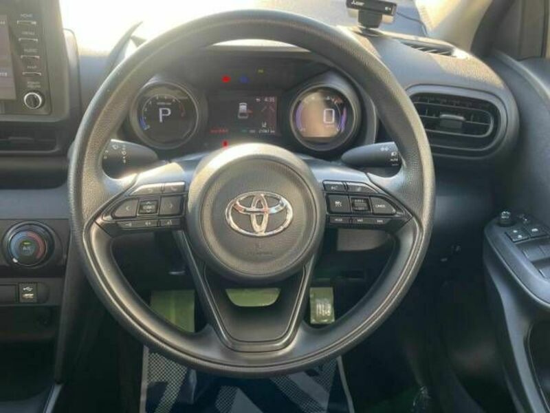 YARIS CROSS