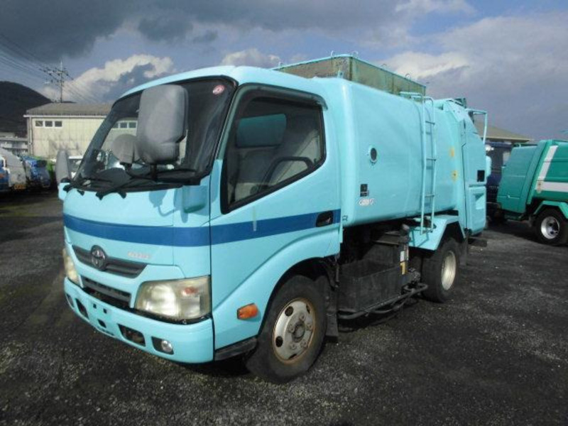 TOYOTA DYNA