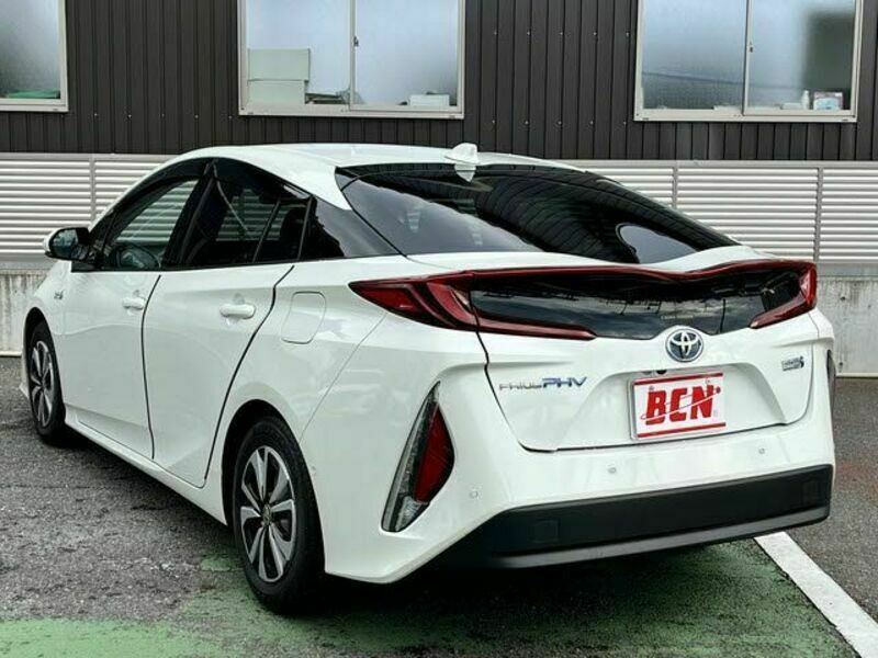 PRIUS PHV