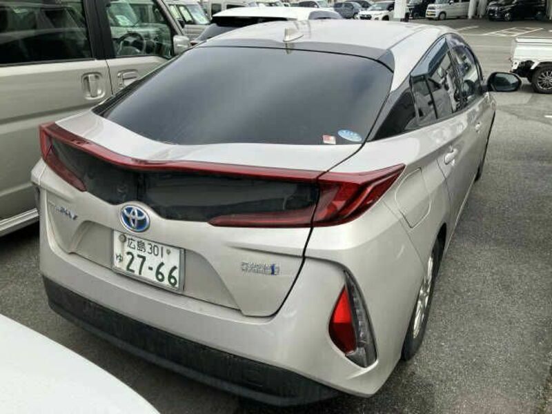 PRIUS PHV