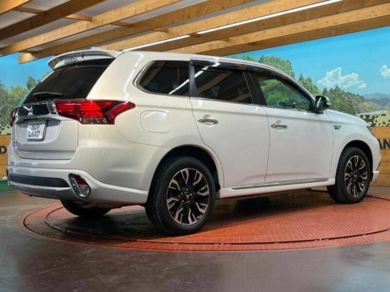 OUTLANDER PHEV