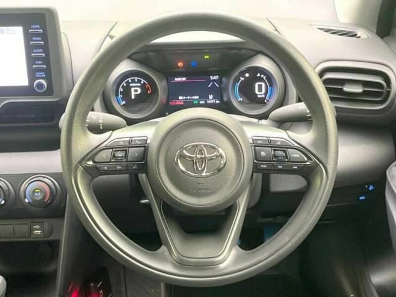 YARIS CROSS