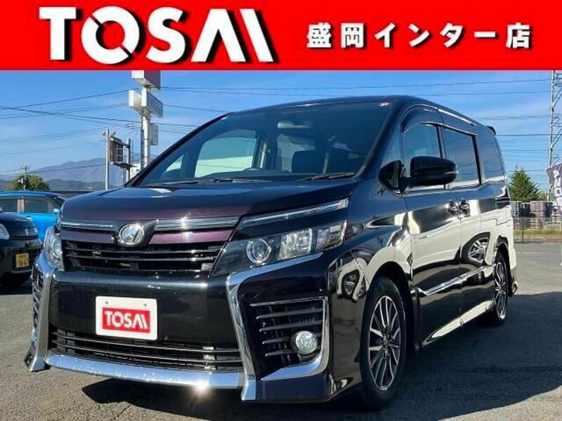 TOYOTA VOXY