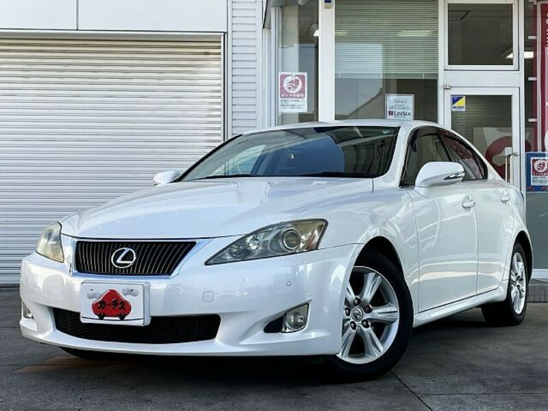 LEXUS IS