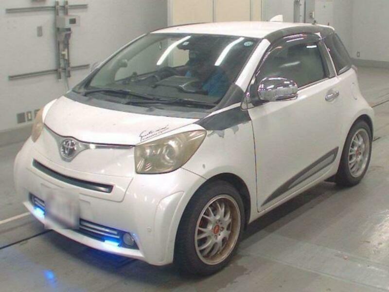 TOYOTA IQ