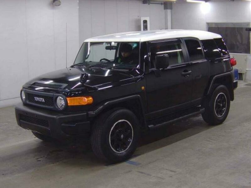 TOYOTA FJ CRUISER