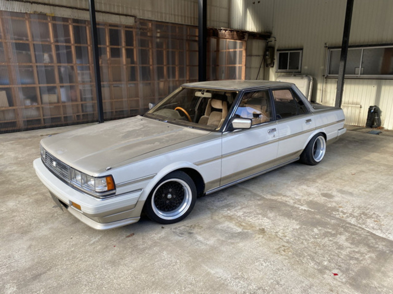 TOYOTA CRESTA