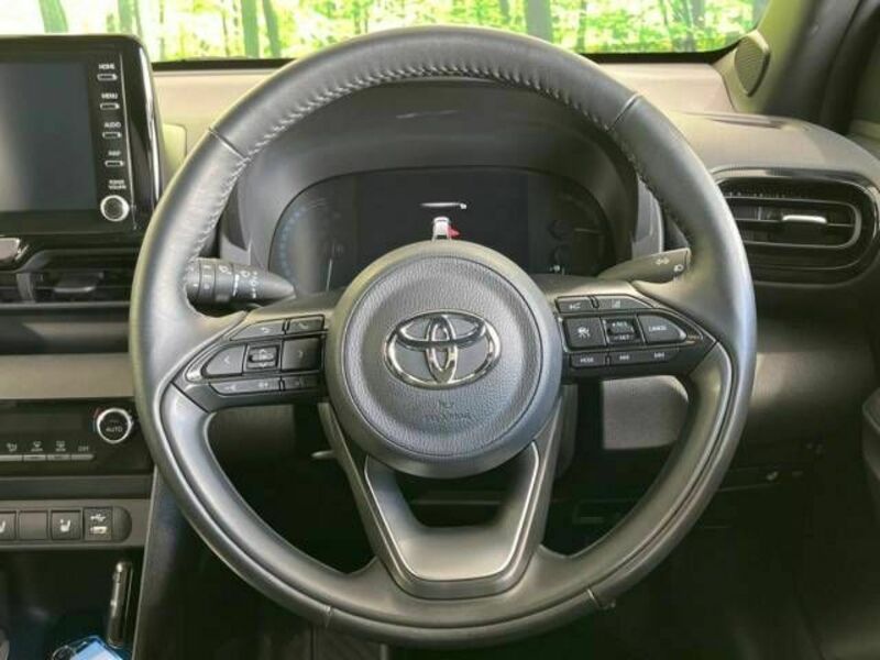 YARIS CROSS