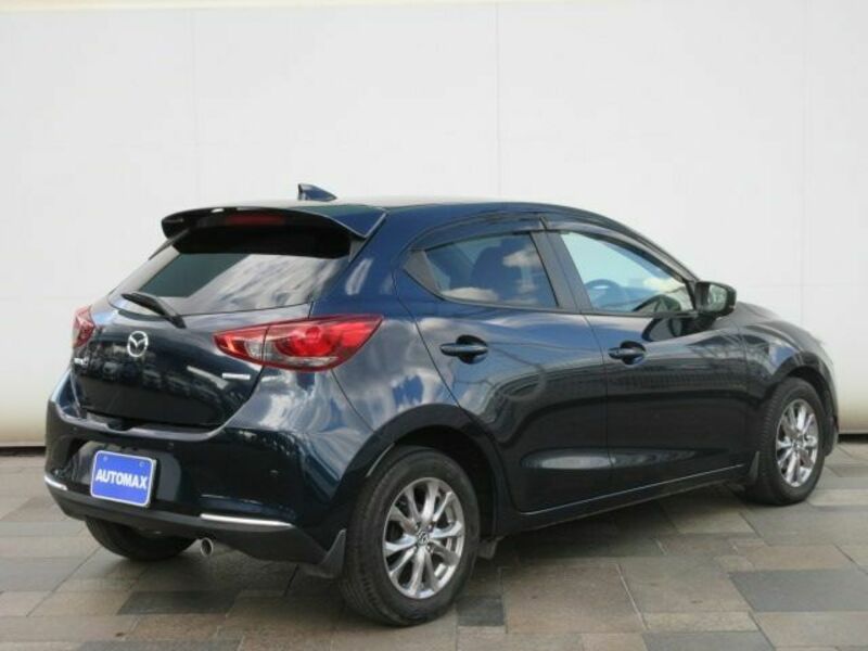 MAZDA2