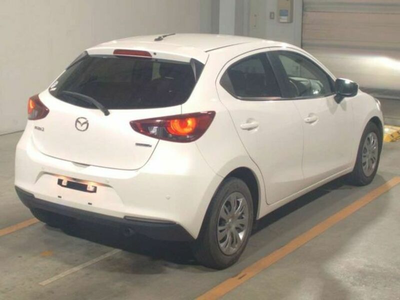 MAZDA2