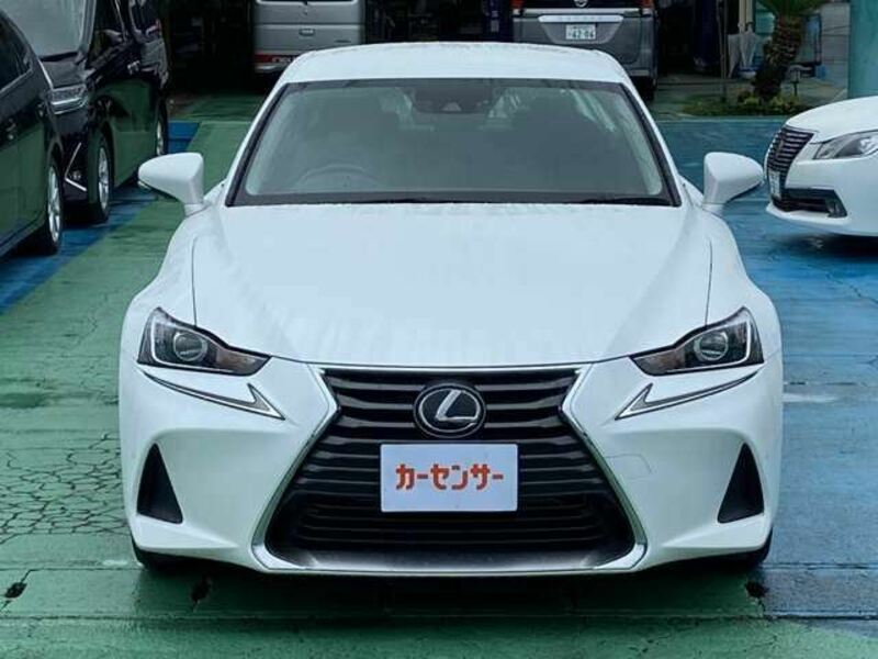 LEXUS IS