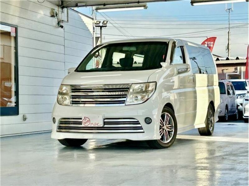 NISSAN ELGRAND